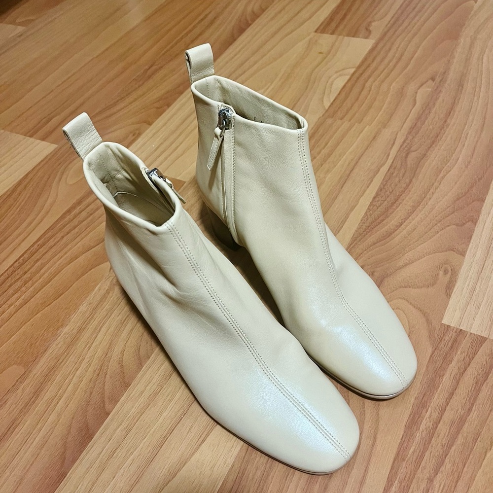 Everlane Soft Italian Leather the Day Ankle Boots size 7.5
